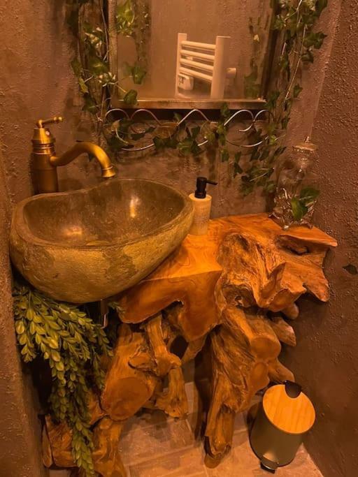 Insolite - Le Gite De L'Anneau - Immersion Garantie - Verdun Centre - Gere Par Presta-Zen'Services Buitenkant foto